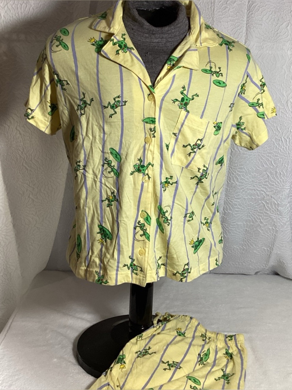 Xhilaration Womans XL Cotton Yellow Stripe Frogs Pajama Short Set - Picture 9 of 9